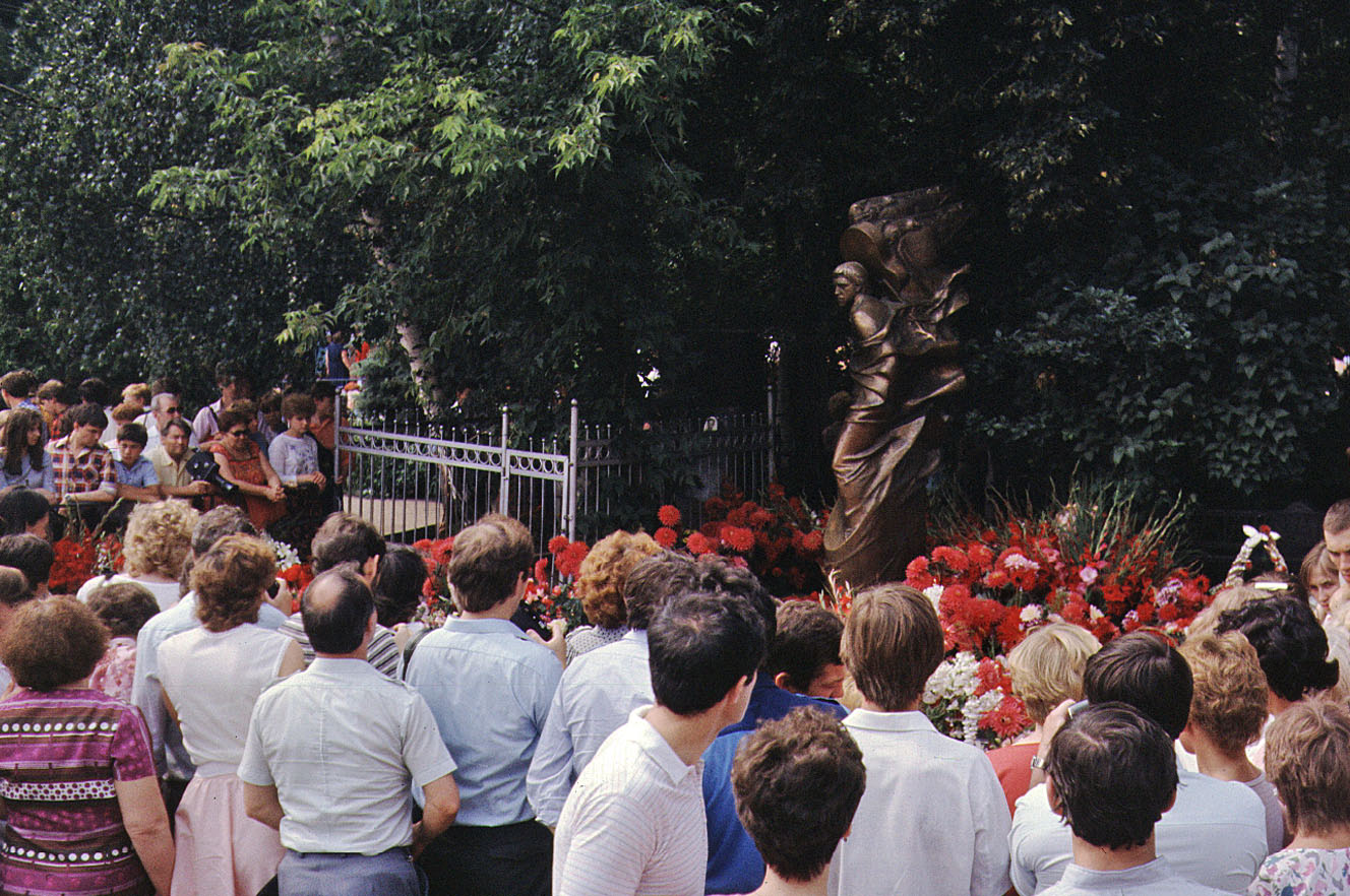 Годовщина смерти Высоцкого, июль 1987 года