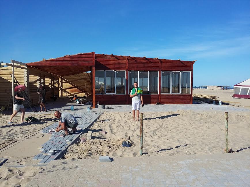 Набережна в Лиманському впирається в стройку Набережна в Лиманському впирається в стройку