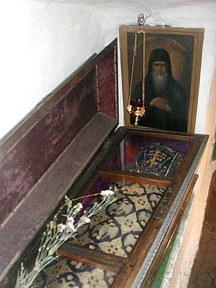 Саркофаг Федора Острожского в Дальней пещере Киево-Печерской Лавры. Саркофаг Федора Острожского в Дальней пещере Киево-Печерской Лавры.