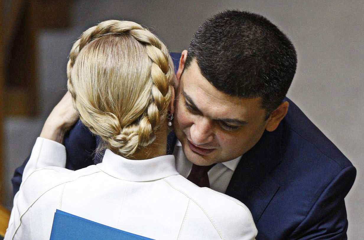 Гройсман натякнув, що Тимошенко заробила 
