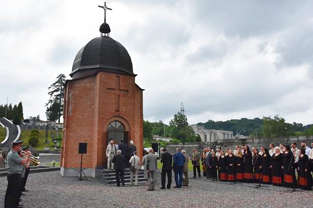Молебен на Лычаковском кладбище во Львове
по случаю 155-летия со дня рождения Евгения Петрушевича. Молебен на Лычаковском кладбище во Львове
по случаю 155-летия со дня рождения Евгения Петрушевича.