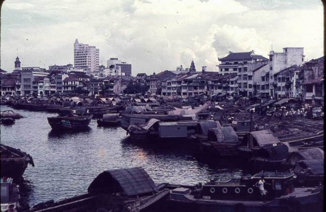 Ли Куан Ю возглавил Сингапур, когда тот еще был «самоуправляющейся» колонией Британской империи