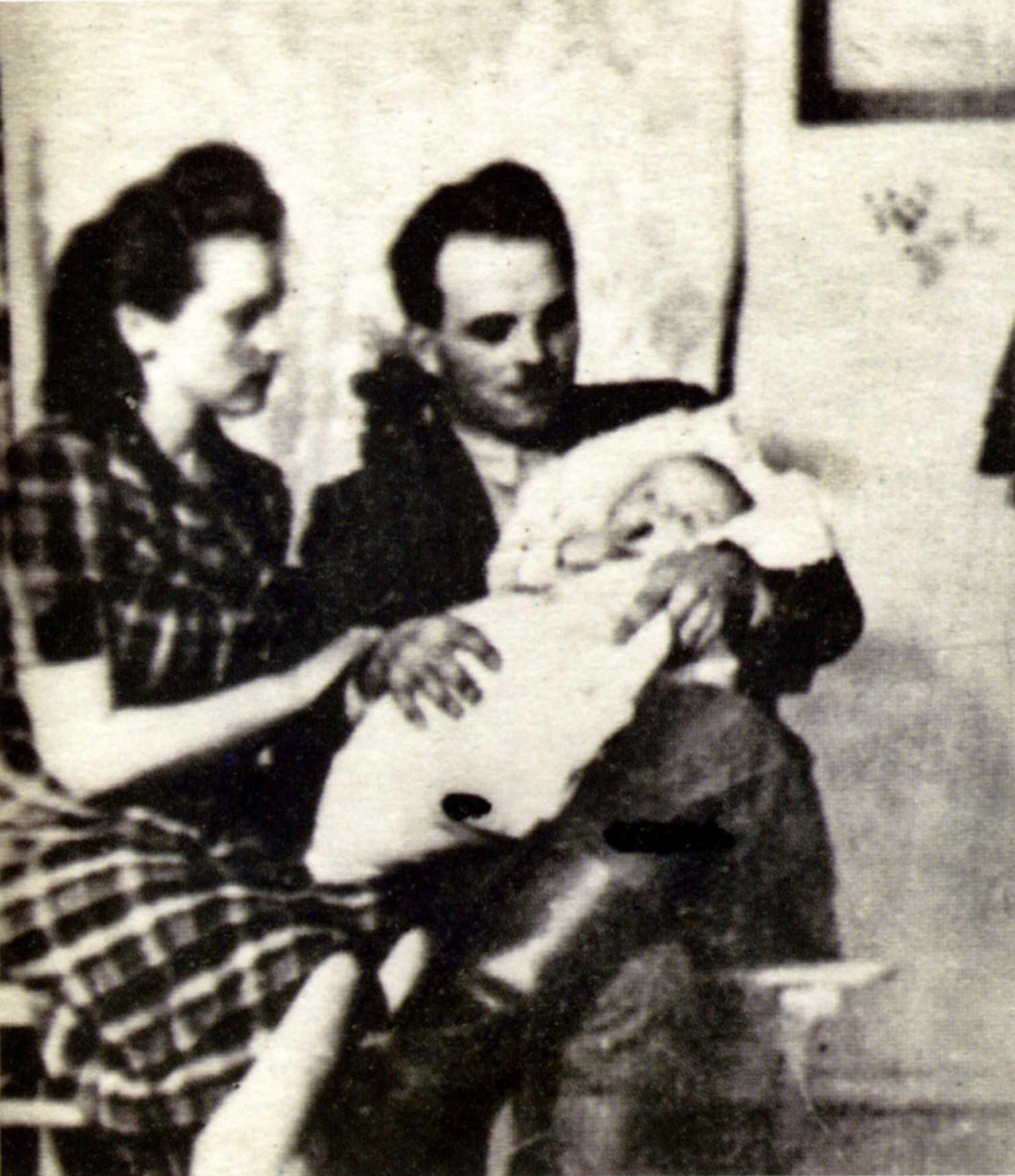 Марія Савчин і Василь Галаса зі своєю дитиною Марія Савчин і Василь Галаса зі своєю дитиною