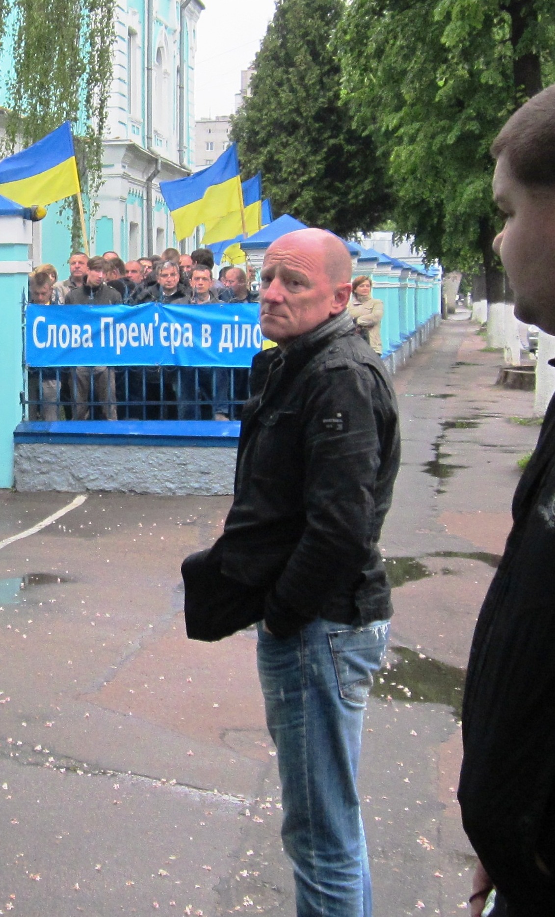 «Братки» отслеживают ситуацию «Братки» отслеживают ситуацию