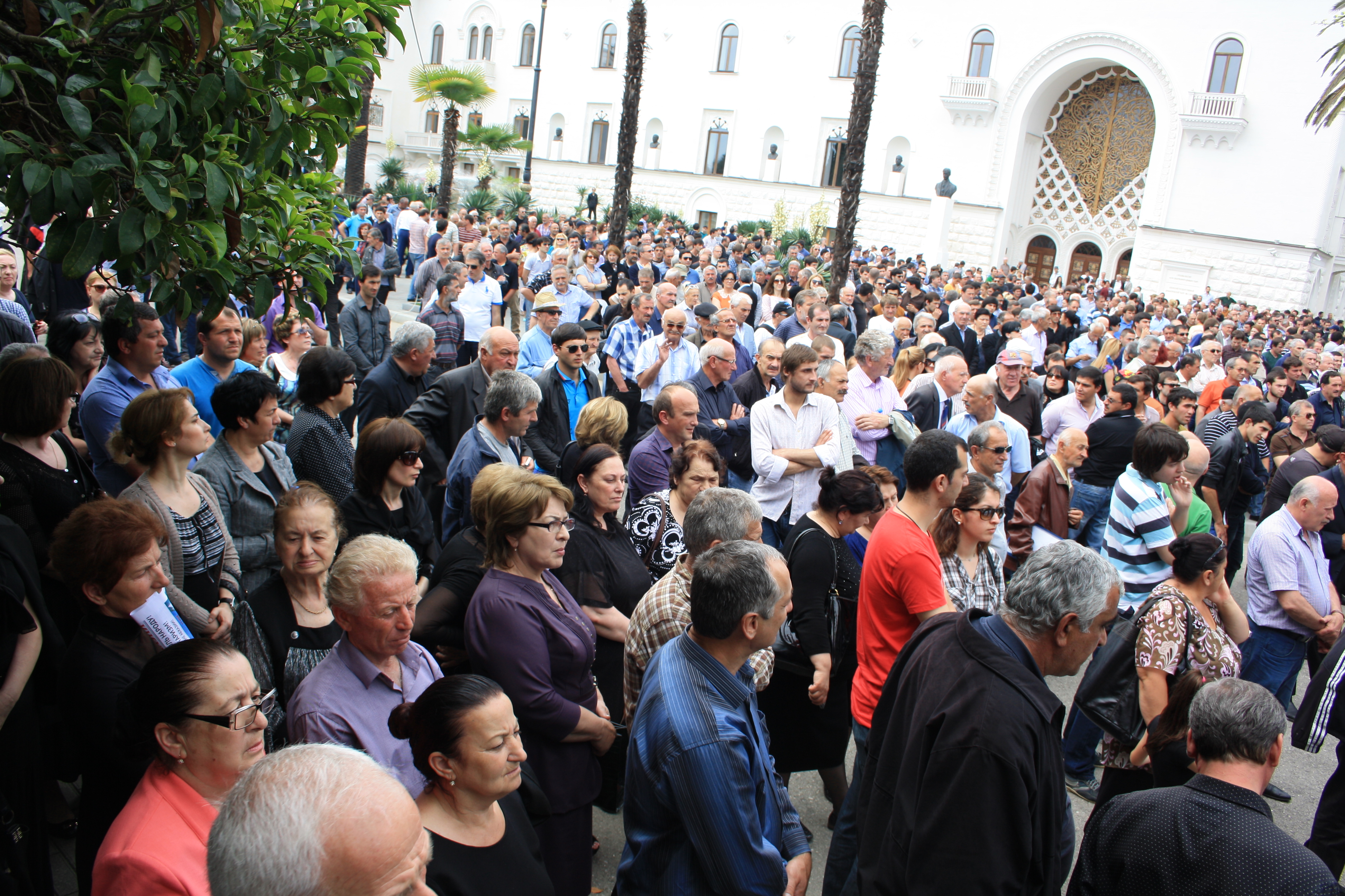 Всенародный сход в Сухуми