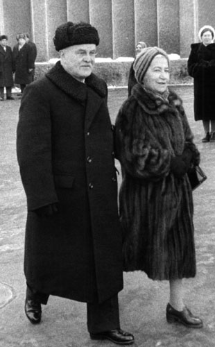 В.Молотов і П.Жемчужина В.Молотов і П.Жемчужина