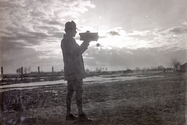 Військовий фотокореспондент. Володимир Волинський, березень 1918 р. Військовий фотокореспондент. Володимир Волинський, березень 1918 р.