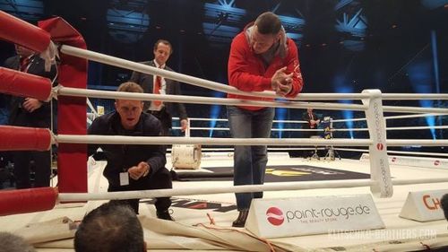 Настил ринга пришлось сделать более твердым Настил ринга пришлось сделать более твердым