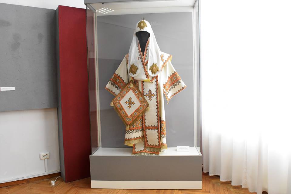 Облачення патріарха Володимира (Романюка)