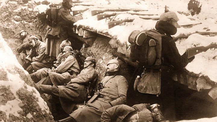 Німецькі солдати в окопах Німецькі солдати в окопах