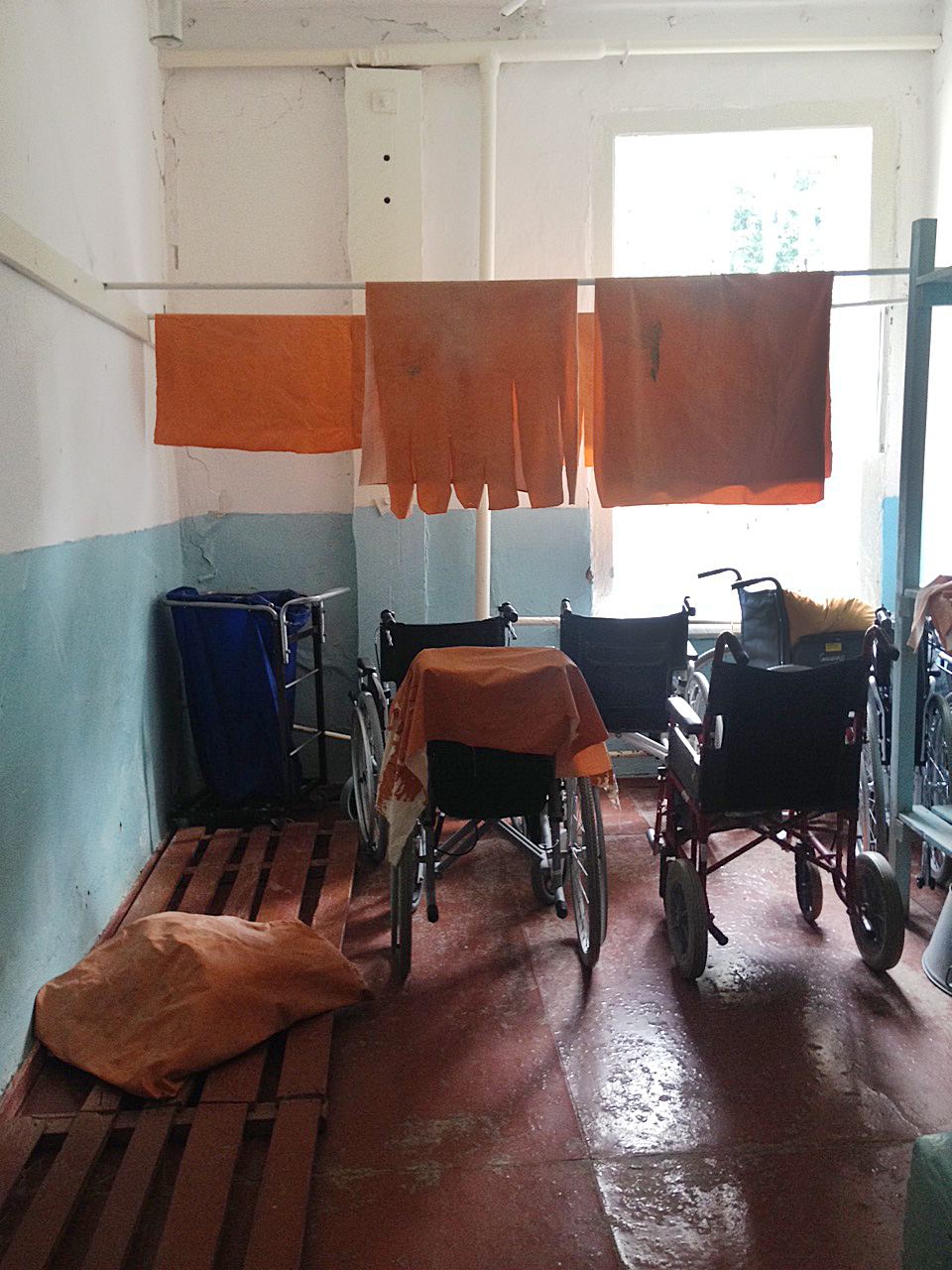 Памперсов в Любецком интернате нет Памперсов в Любецком интернате нет