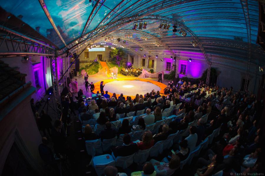 Опера Опера