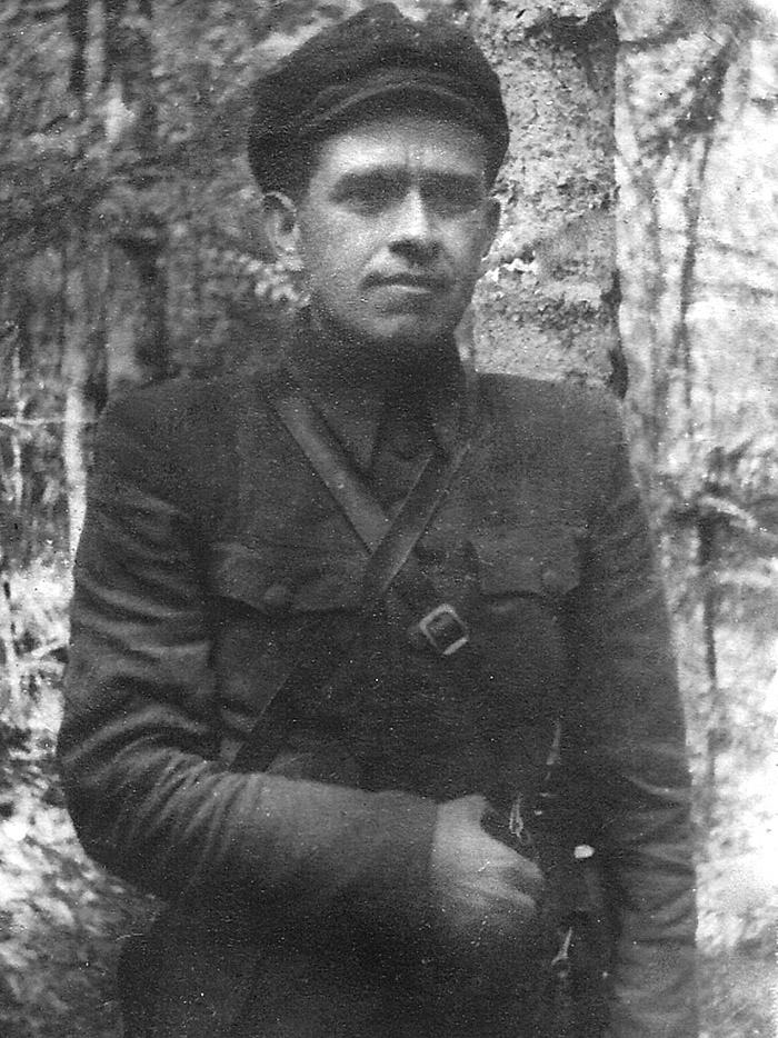 Михаил Дяченко (Марко Боеслав в УПА). Фото после 1944 г. Михаил Дяченко (Марко Боеслав в УПА). Фото после 1944 г.