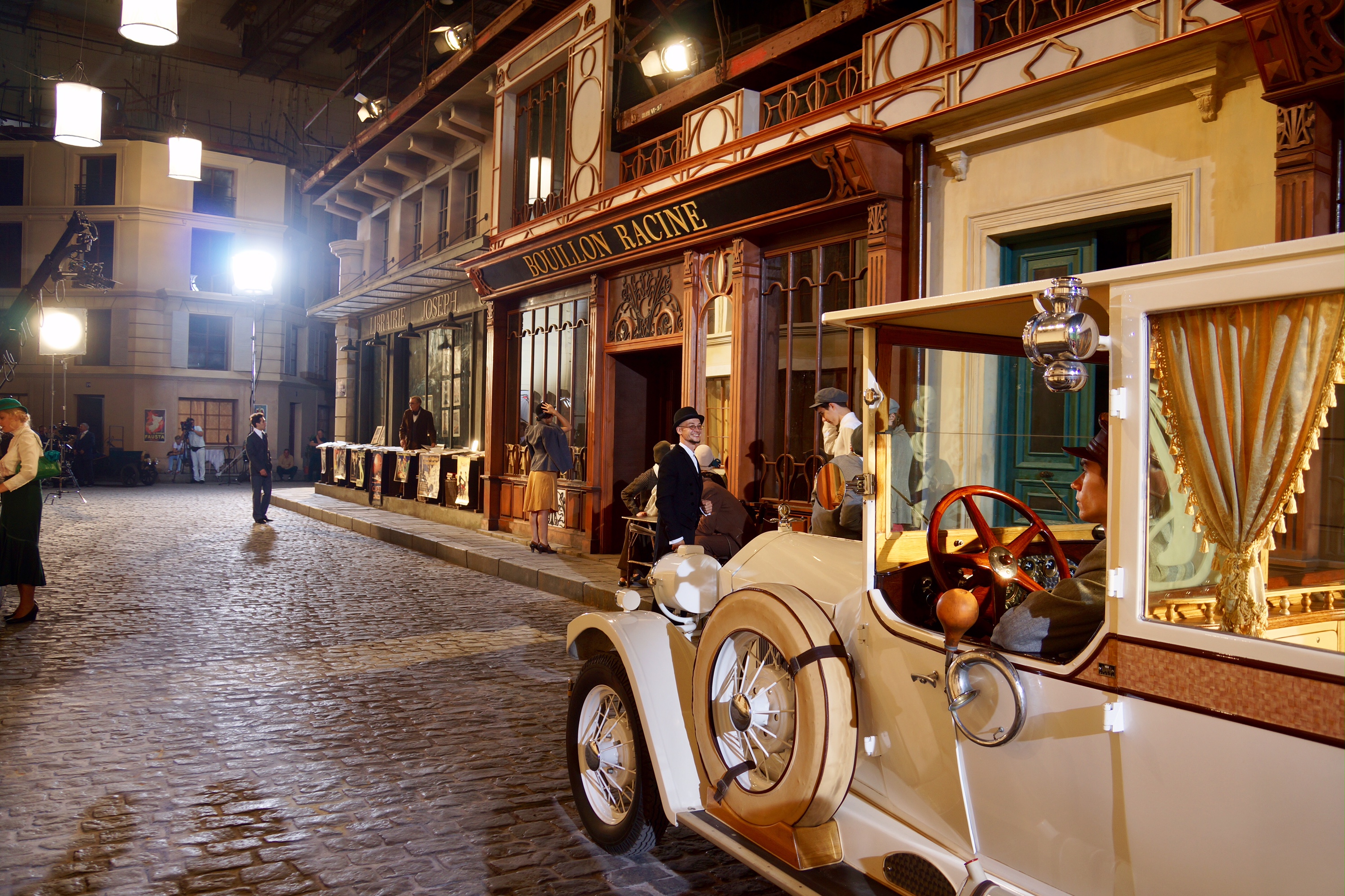 Вулиця Расін в Парижі - декорація павільйону кіностудіі Довженка