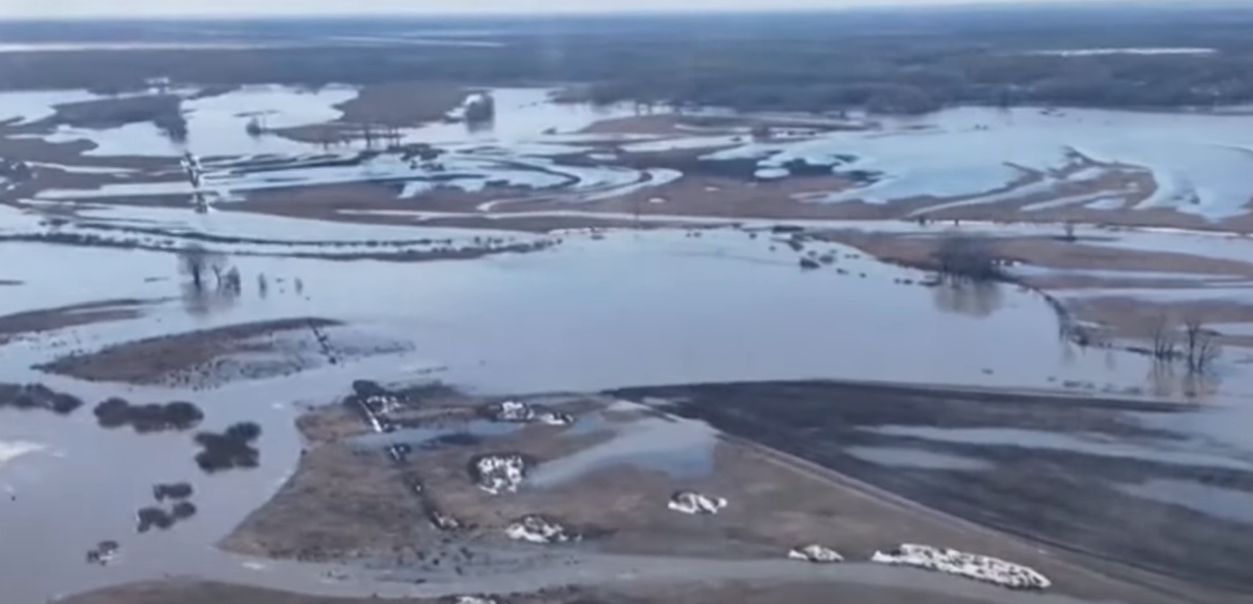 Орск прорвало дамбу - видео из затопленного российского города - ZN.ua