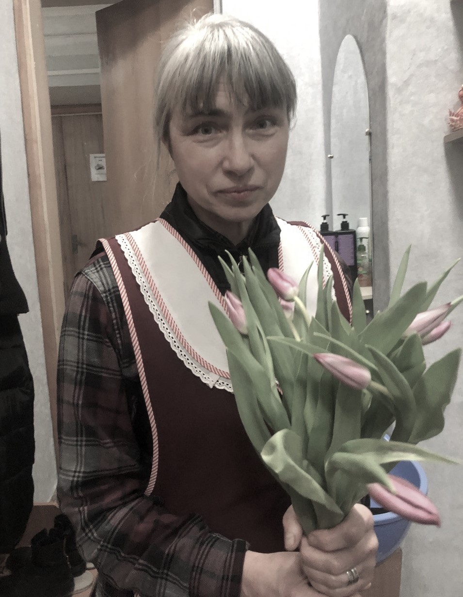 Лариса, волонтер: «Даже в такое нелегкое время студенты и наши защитники подарили нам весну. Жизнь продолжается!!!» Лариса, волонтер: «Даже в такое нелегкое время студенты и наши защитники подарили нам весну. Жизнь продолжается!!!»
