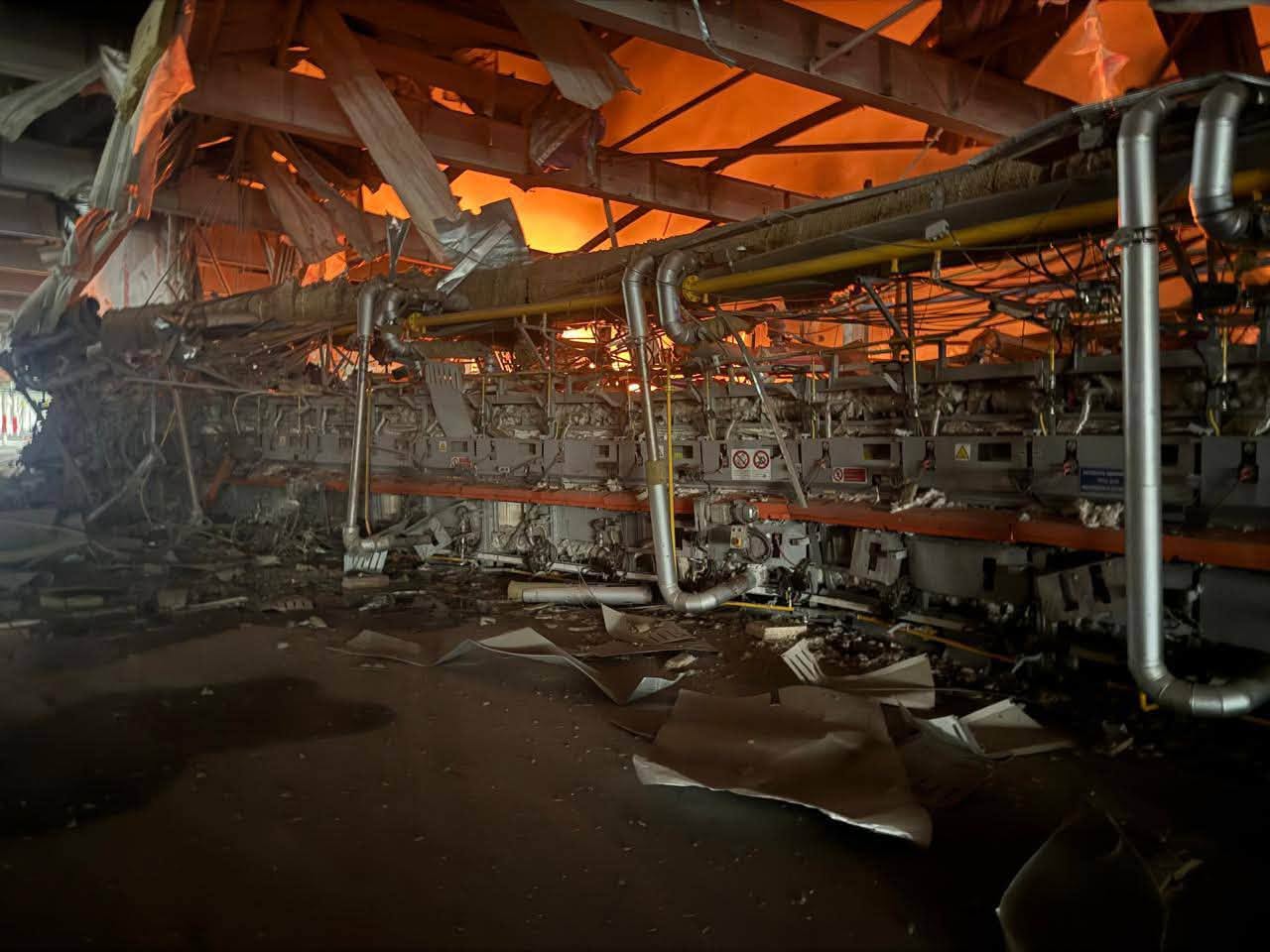 У Києві та області росіяни пошкодили відділення «Нової пошти», знищили «Епіцентр» та склад Rozetka: фото та відео