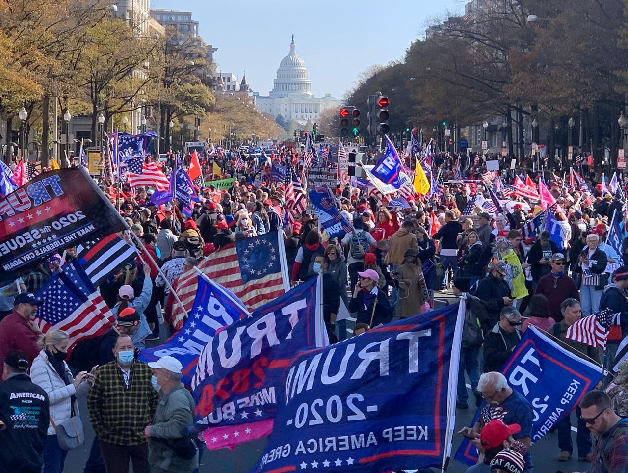 Миллионы американцев вышли на митинг в поддержку Трампа - ZN.ua