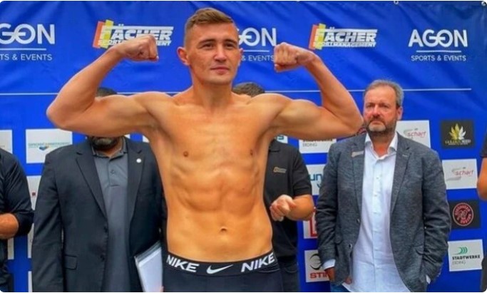 Український боксер із Маріуполя допомагає росіянину готуватися до бою в Єкатеринбурзі