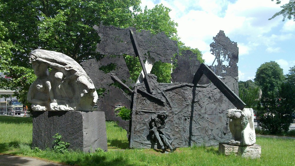 Памятный знак жертвам концлагеря Нойенгамм и Гамбургского шторма