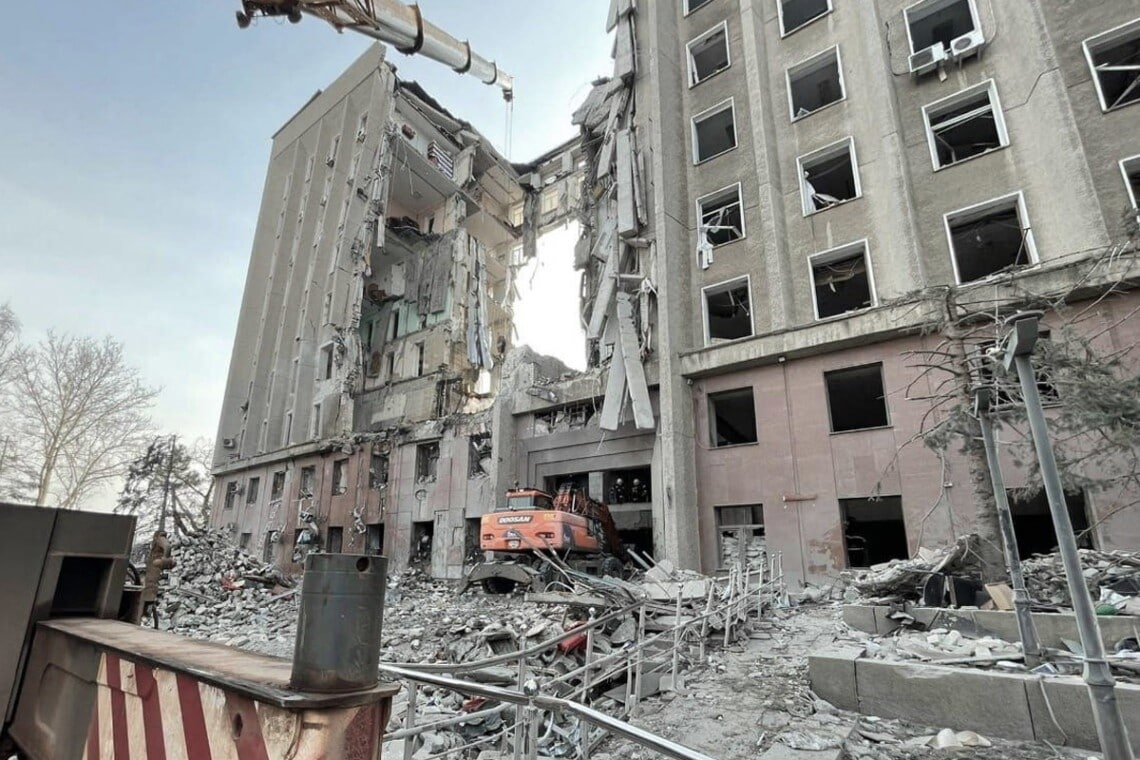 Будівля Миколаївської ОДА після ракетного удару