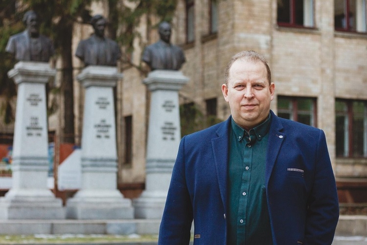 Руслан Вовк