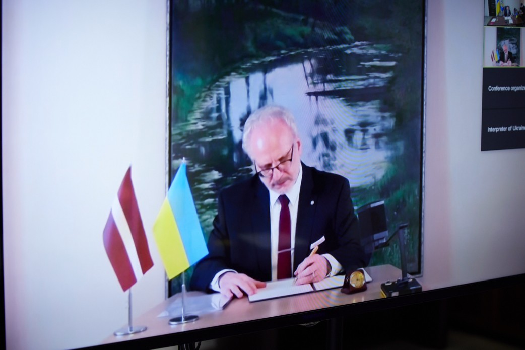 Президент Латвії Егіл Левітс спілкувався із Зеленським по відеозв'язку