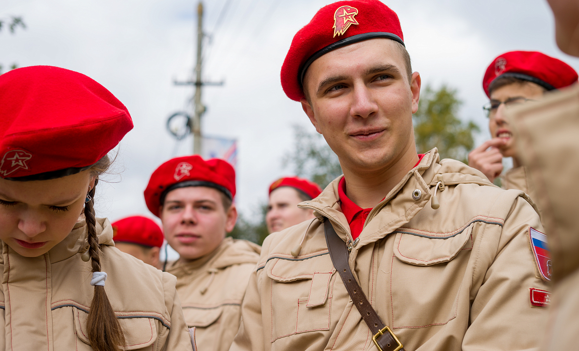 Юнармия в России — Москва может перебросить подростков в Харьковскую  область и на Донбасс — новости Россия - ZN.ua