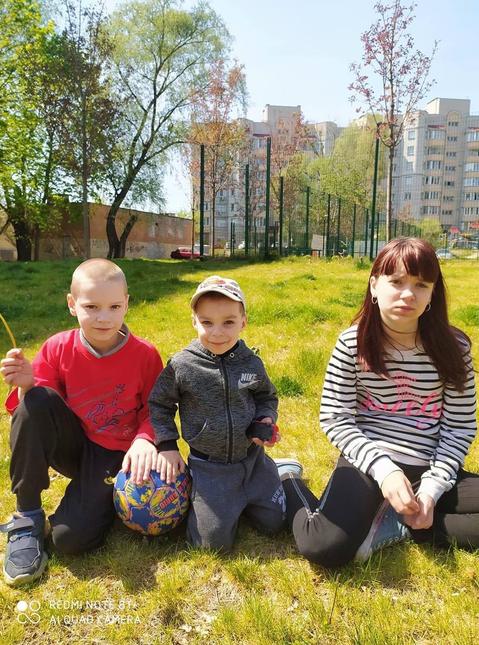 Родина Марини Наумець. Фото з соціальних мереж Марини Родина Марини Наумець. Фото з соціальних мереж Марини