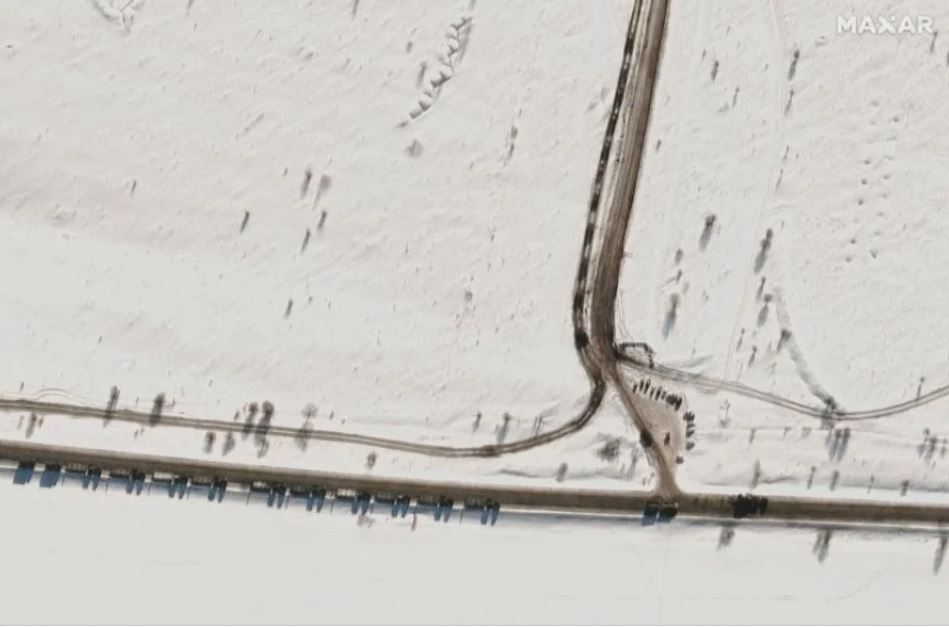 Військова техніка прибуває на полігон у Курській області, 9 лютого 2022 року/Фото: Maxar Technologies