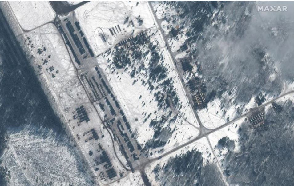 Війська та техніка на авіабазі Зябрівка у Білорусі, 10 лютого 2022 року/Фото: Maxar Technologies