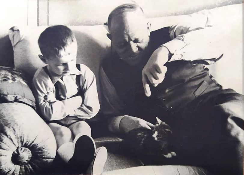 Василь Глотов з онуком Сергієм (фото з сімейного архіву)
