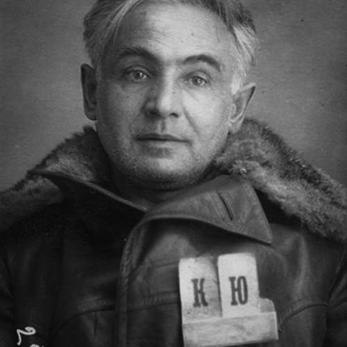 Лесь Курбас під час слідства. Харків. 28 грудня 1933. Фото: territoryterror.org.ua. Лесь Курбас під час слідства. Харків. 28 грудня 1933. Фото: territoryterror.org.ua.