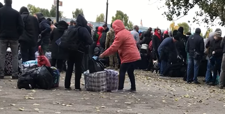 22 жовтня. Мешканців Херсону евакуюють окупанти