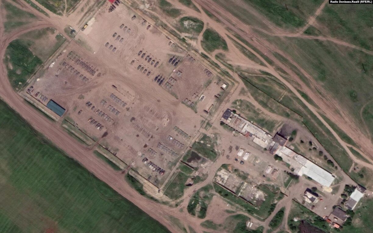 Военная база и техника, расположенная там