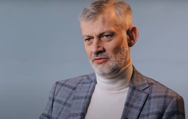 Член Вищої кваліфікаційної комісії Руслан Сидорович 