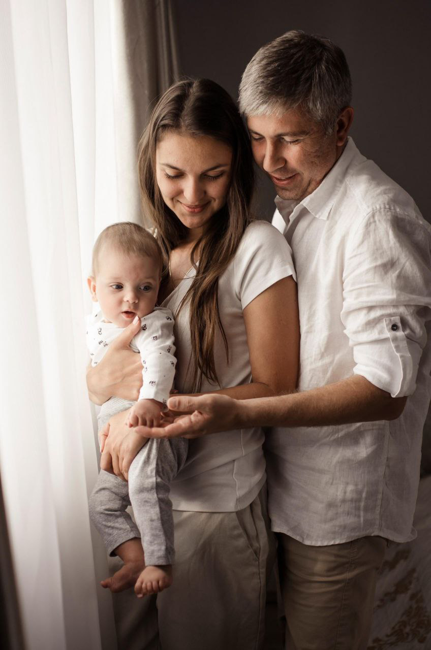 Бадри с сыном Дамиром и женой Яной