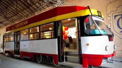 Трамвай, який придбали за кредитні кошти європейського банку Трамвай, який придбали за кредитні кошти європейського банку