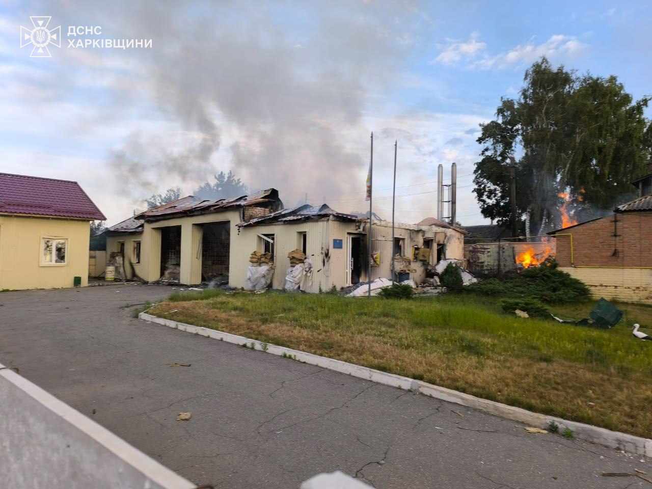 Обстрел Липцев 12 июня - Россияне во второй раз разрушили пожарную часть -  новости Харькова - ZN.ua