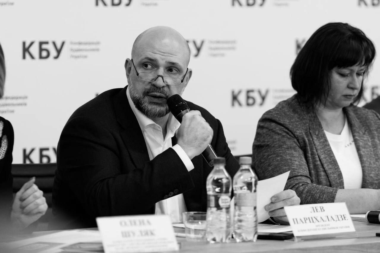 Президент Конфедерации строителей Украины Лев Парцхаладзе и профильный заместитель министра Наталья Козловская.