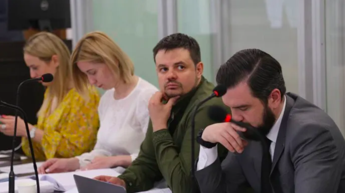 Адвокат-посередник Олег Горецький у залі суду