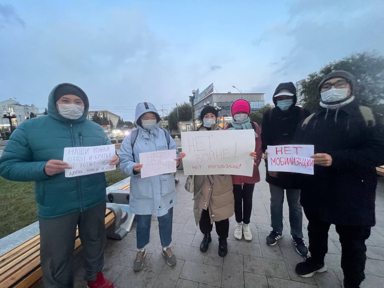 Мобилизация в России спровоцировала митинги - людей увозят в автозаках -  ZN.ua