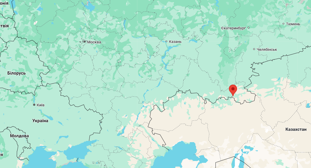 День перетворився на ніч: у Росії палають два НПЗ приблизно за півтори тисячі кілометрів від України