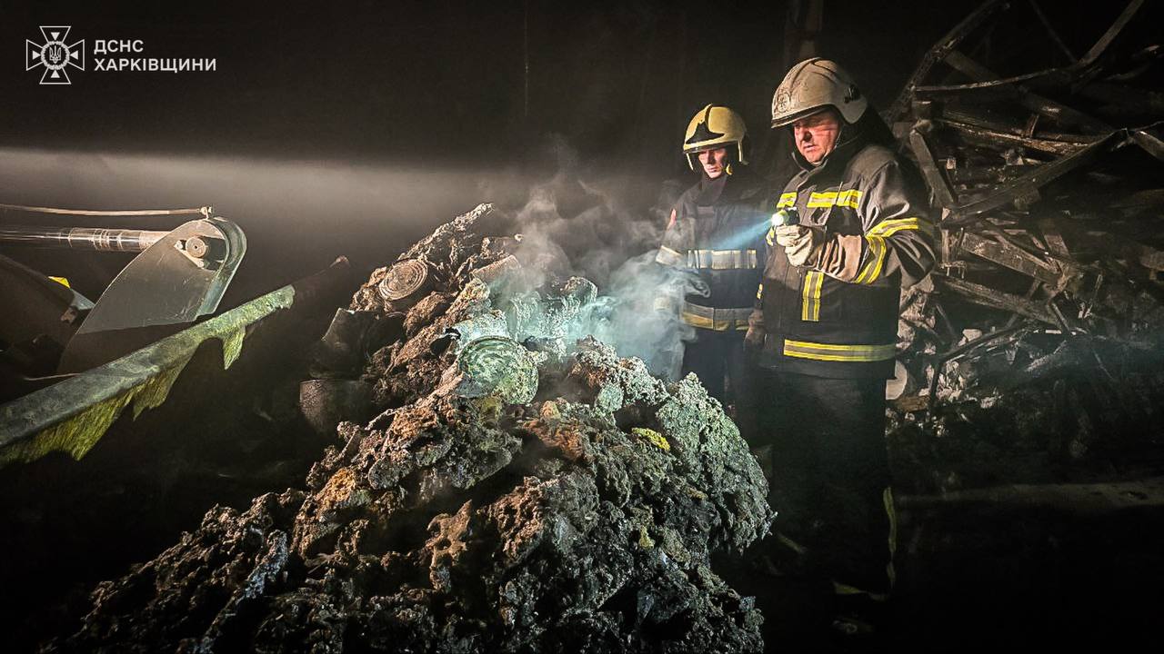 Удар по Эпицентру в Харькове – пожар ликвидировали в воскресенье утром –  личности погибших не установлены – Новости Харькова - ZN.ua