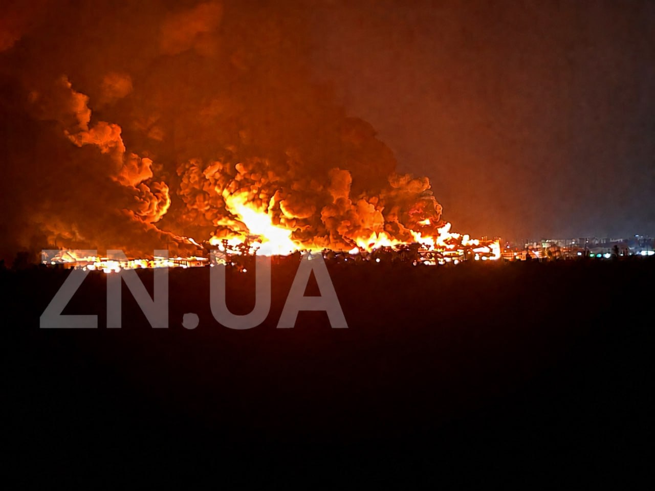 Росія завдала наймасованішого балістичного удару по Києву за час повномасштабної війни: атака триває