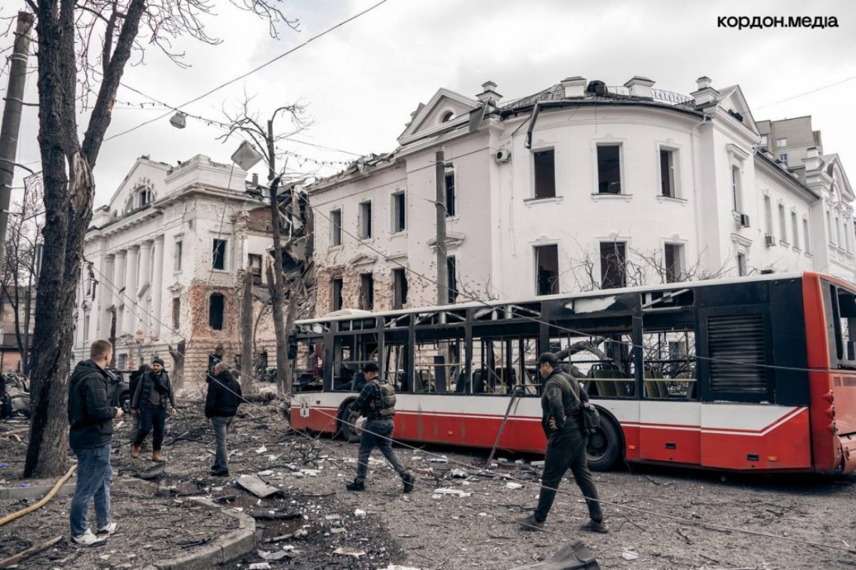 "Був адреналін ‒ і я зміг": підліток розповів, як рятував пасажирів з палаючого автобуса після удару по Сумах