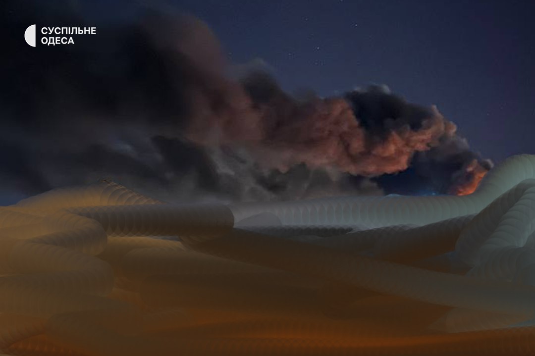 Дым в Одессе, который увидели после взрывов Дым в Одессе, который увидели после взрывов