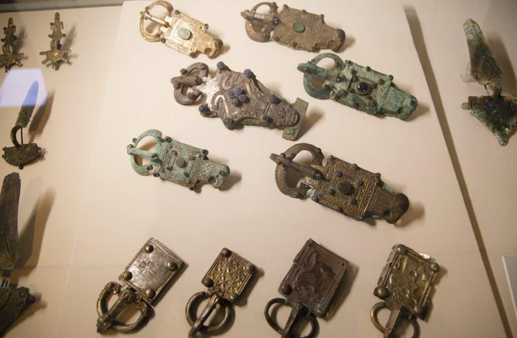 Експонати з виставки “День археолога. Врятовані скарби” в Національному музеї історії