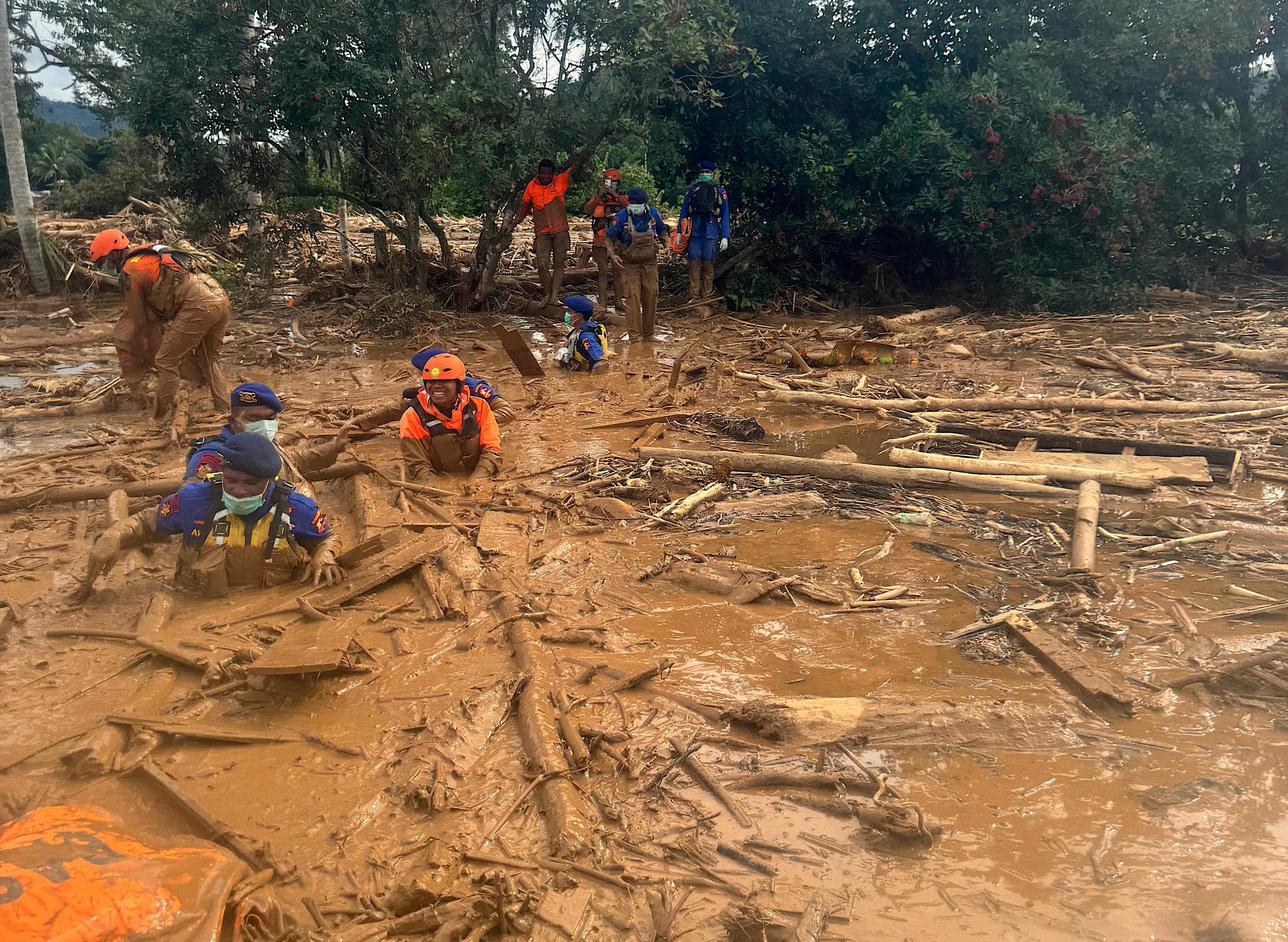 Повені після тропічного шторму: у трьох країнах Азії загинули понад 900 людей