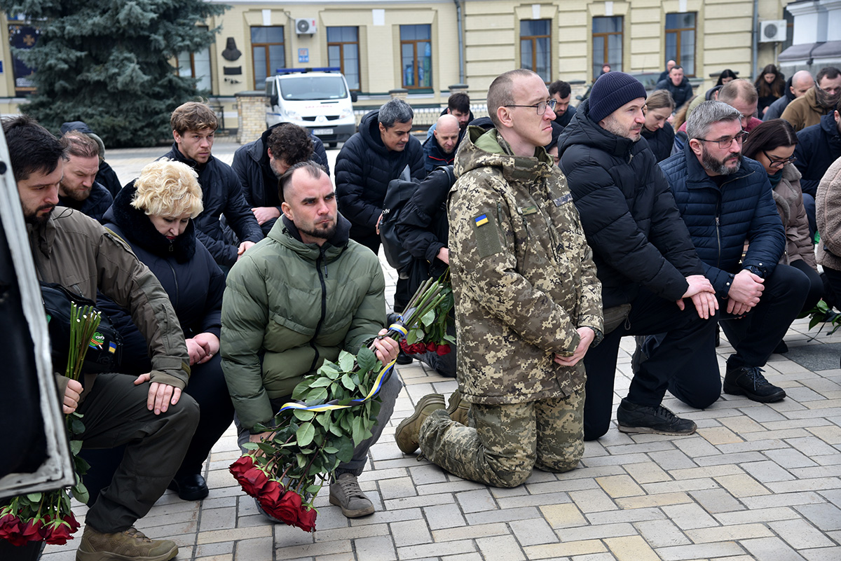 У Києві відбулося прощання із військовим та режисером "Орла і решки" Василем Хомком